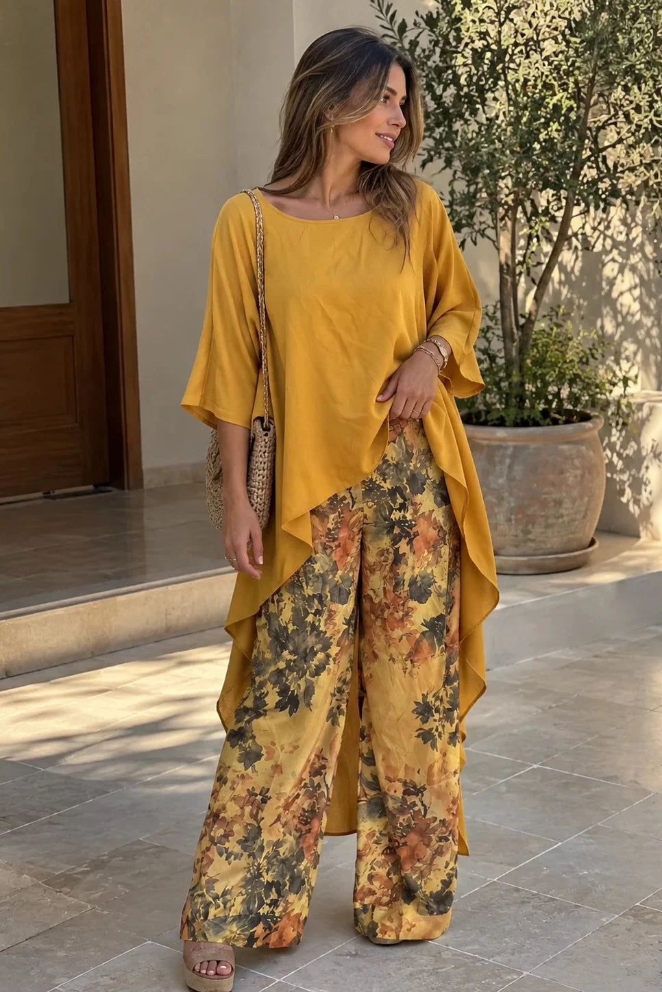Conjunto Asimétrico de Dos Piezas con Estampado Floral